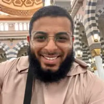 محمود قمصان صورة محمود قمصان